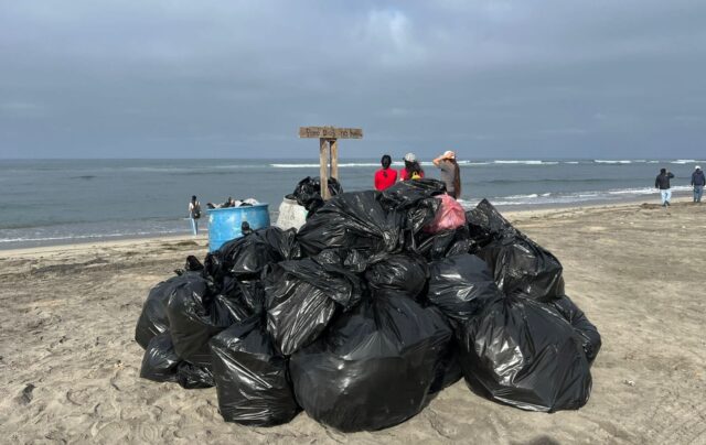 basura playa San Ramón