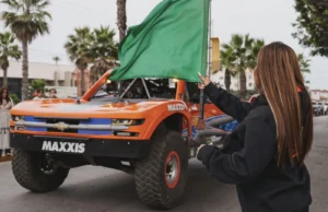 Claudia Agatón da banderazo de salida al Rally Norra’s Baja desde Ensenada