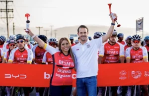 Encabeza Claudia Agatón arranque del Desafío Ensenada by La Vuelta