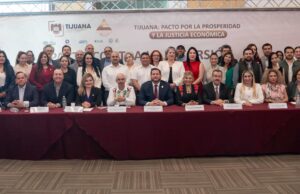 Firma Ismael Burgueño Pacto por la Prosperidad y la Justicia Económica en Tijuana