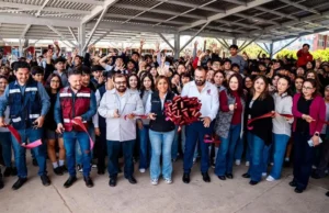 Inaugura Claudia Agatón la techumbre escolar más grande en la historia de Ensenada