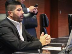 A favor Armando Ayala por la defensa de la libertad de prensa
