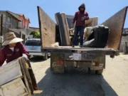 Retiran 1.8 toneladas de basura de traspatio en Montemar