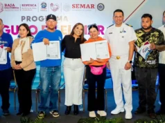 Entrega Claudia Agatón constancias a 136 pescadores que concluyeron la capacitación Seguro en el Mar