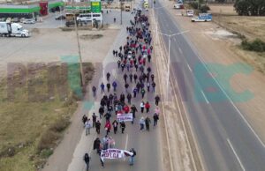 Maestros de San Quintín se suman a manifestación nacional de la CNTE