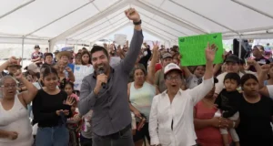 Encabeza Armando Ayala Asamblea Informativa en el fraccionamiento Delicias de Tijuana