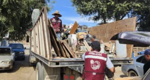 Anuncia Claudia Agatón operativos de recolección de basura de traspatio en El Salitral y Villas del Roble