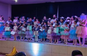 Brillan estudiantes de RecreArte en su festival de fin de cursos