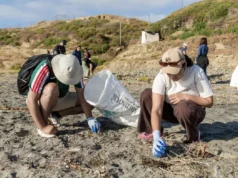 Impulsa SMADS jornada de limpieza playera en San Quintín