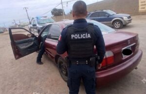 Detienen a conductora con vehículo robado en San Quintín
