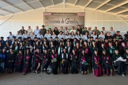 Celebran la graduación de 115 nuevos técnicos del CBTA 307 en Camalú