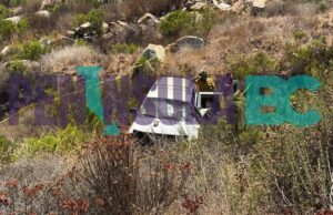 Muere conductor tras sufrir una volcadura en inmediaciones de San Vicente
