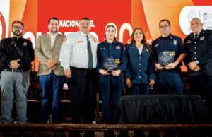 Reconoce Claudia Agatón la vocación y compromiso de 274 bomberos ensenadenses