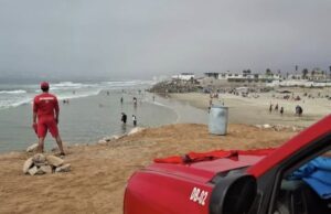 Mueren ahogados dos hombres en playa de Ensenada