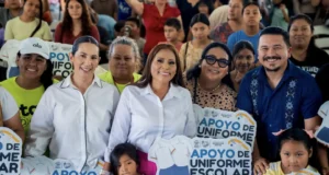 Apoya Claudia Agatón a 388 estudiantes para su regreso a clases en Ensenada