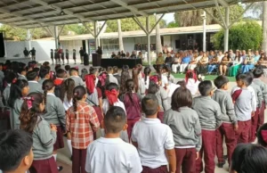 Regresan a clases cerca de 29 mil estudiantes en 215 escuelas de educación básica en San Quintín