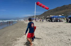 Rescatan a hombre atrapado en corriente de retorno en Playa La Misión
