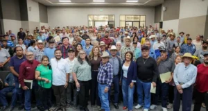 Entrega gobierno de BC apoyos compensatorios a usuarios del Distrito de Riego 014