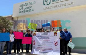 Exigen trabajadores remoción de directora de Unidad de Salud Vicente Guerrero