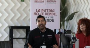 Presume Armando Ayala trayectoria y resultados en rueda de prensa en Ensenada