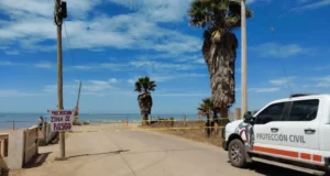 Habilitan ruta alterna provisional tras deslaves en Eréndira