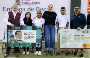 Fortalecen gobiernos federal y estatal permanencia escolar con beca Benito Juárez