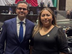 Solicita Giselle Gómez ampliación de la carretera y un puente para Camalú