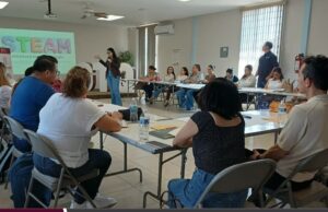 Imparten taller «Teaching Outside the Box: Inglés con Enfoque STEAM» en San Quintín