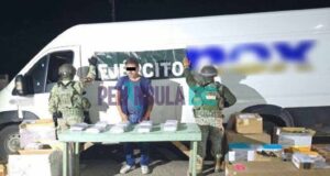 Decomisan paquetes de cocaína en camioneta de mensajería en El Rosario