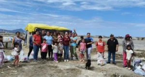 Entrega DIF donativos de la comunidad a familias afectadas por Rachel en Maneadero