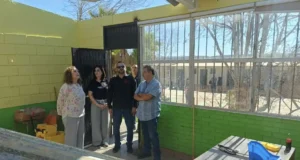 Secretaria de Educación recorre escuelas tras impacto de Rachel en San Quintín