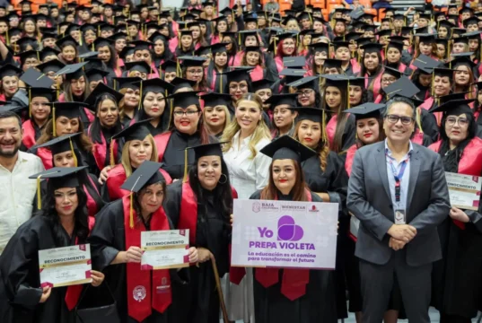 Concluyen estudios de preparatoria en la octava generación de beneficiarias de la Tarjeta Violeta
