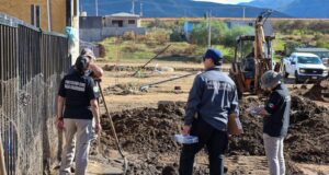 Protección Civil coloca etiquetas preventivas en zonas de riesgo de Maneadero