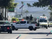Muere motociclista tras persecución y enfrentamiento con policías en Ensenada