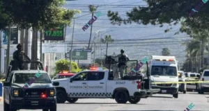Muere motociclista tras persecución y enfrentamiento con policías en Ensenada