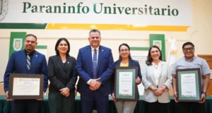 Reconocen a dos carreras de la FINSQ por su Alto Rendimiento Académico