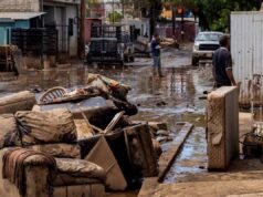 Supervisa Claudia Agatón trabajos de limpieza y desazolve en colonia Revolución tras tormenta Rachel