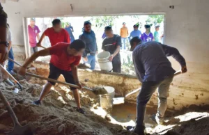 Retiran 800 toneladas de tierra de una vivienda afectada por “Rachel” en Ensenada