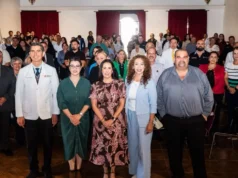 Reconocen trayectoria y vocación de médicos ensenadenses