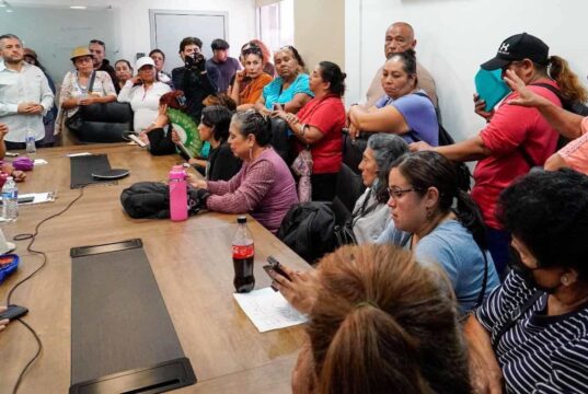 Dialoga director de la CESPE con ciudadanos de Ensenada