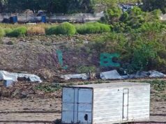 Encuentran cuerpo envuelto en cobija cerca del cauce de un arroyo en Maneadero